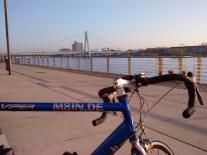 Viper, Rhein und Severinsbrücke